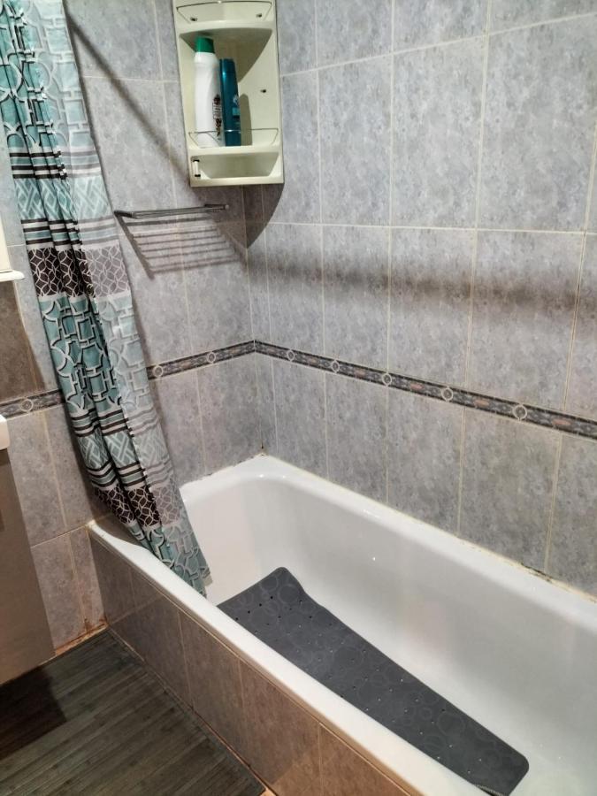 Habitacion Tranquila Y Familiar مدريد المظهر الخارجي الصورة